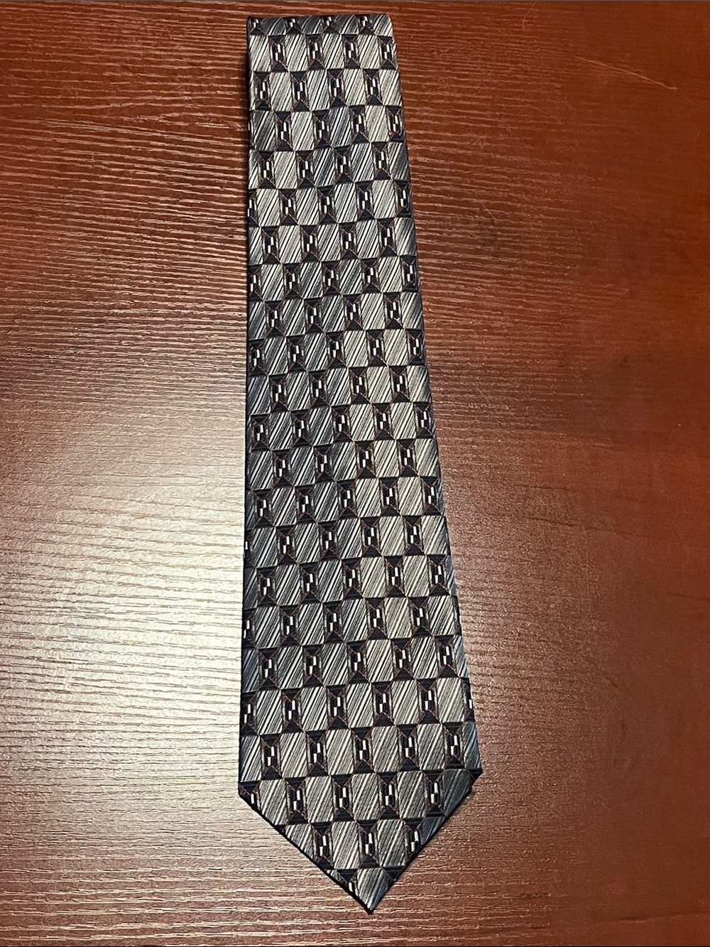 Bosa Silk Men's Patterned Silver Gray Tie - Elegant Geometric Design